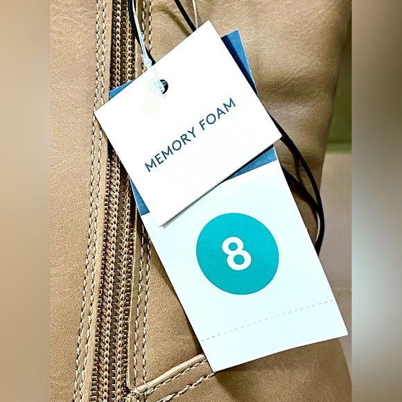 New women’s memory foam camel color knee high boots - Picture 7 of 9